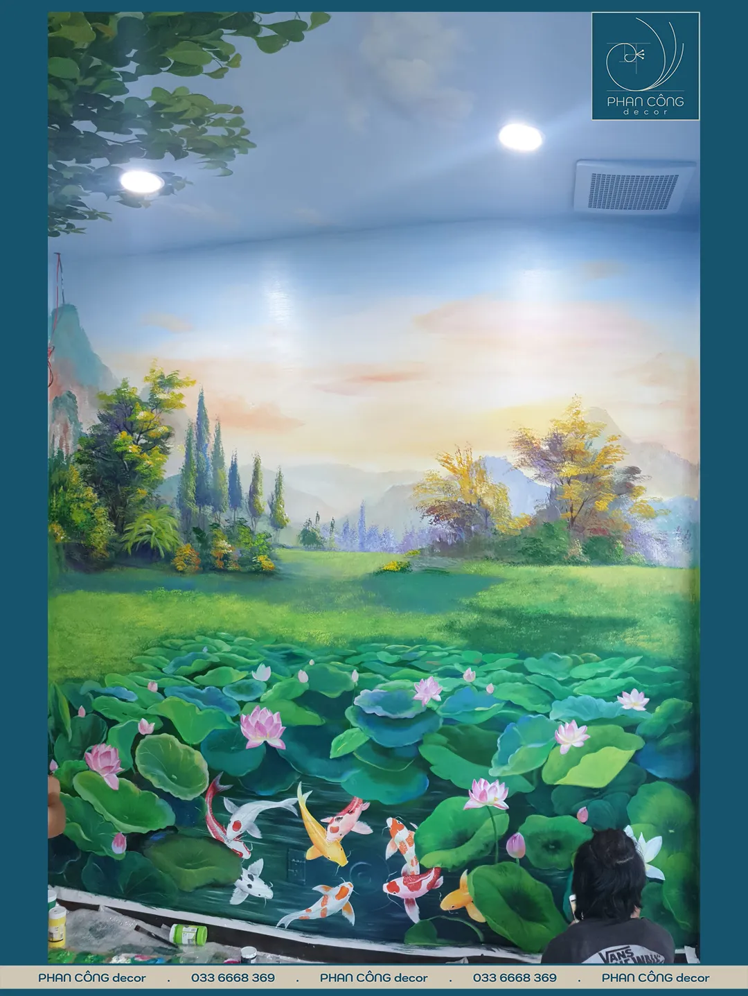 Mẫu tranh tường hồ cá koi mang lại tài lộc và bình an cho gia chủ