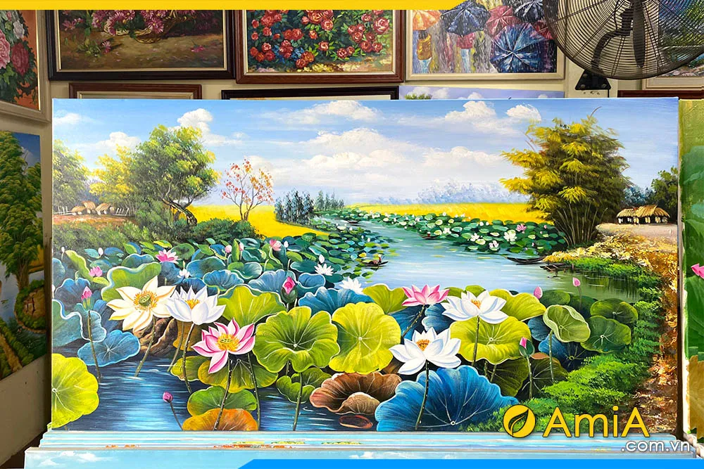 Mẫu tranh vẽ hồ sen chưa lên khung cho thấy chất liệu sơn dầu chân thực