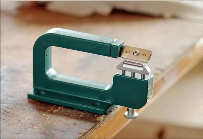 Máy lạng da thủ công dạng mini dùng lưỡi dao tem cho người mới