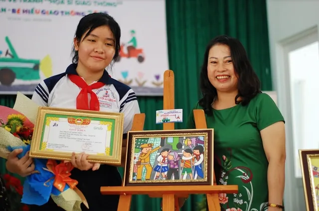 Một tác phẩm ấn tượng thể hiện sự phối hợp giữa người dân và cảnh sát