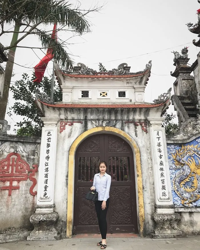 Nét đẹp tinh tế của hội họa truyền thống trong tranh vẽ lễ hội đền hùng