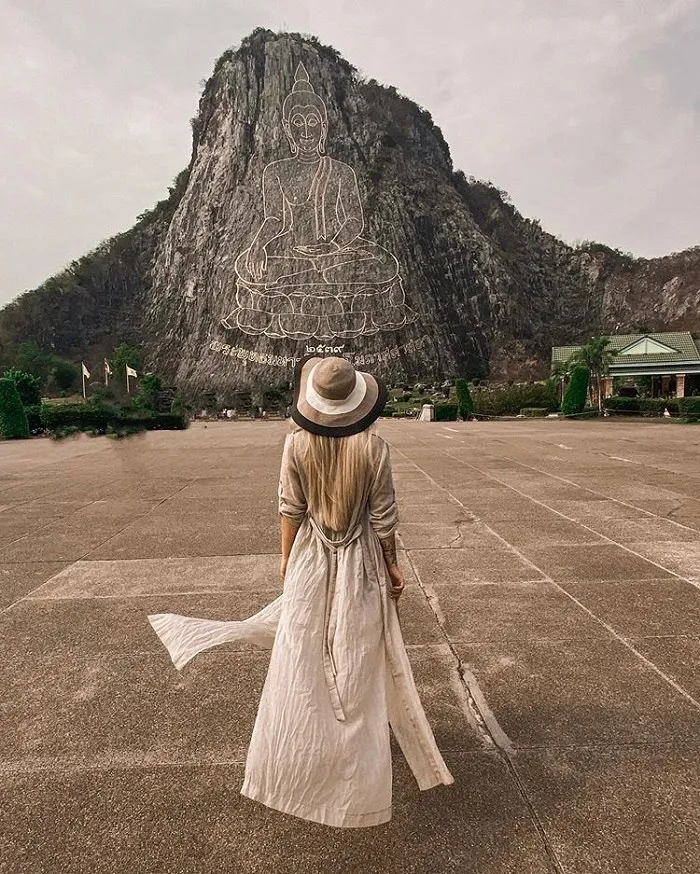 Núi Phật Vàng Pattaya được xây dựng năm 1996