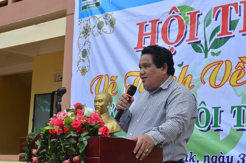 Ông Y Kanin H'đớt – Phó Giám đốc Sở Tài nguyên và Môi trường phát biểu tại Hội thi