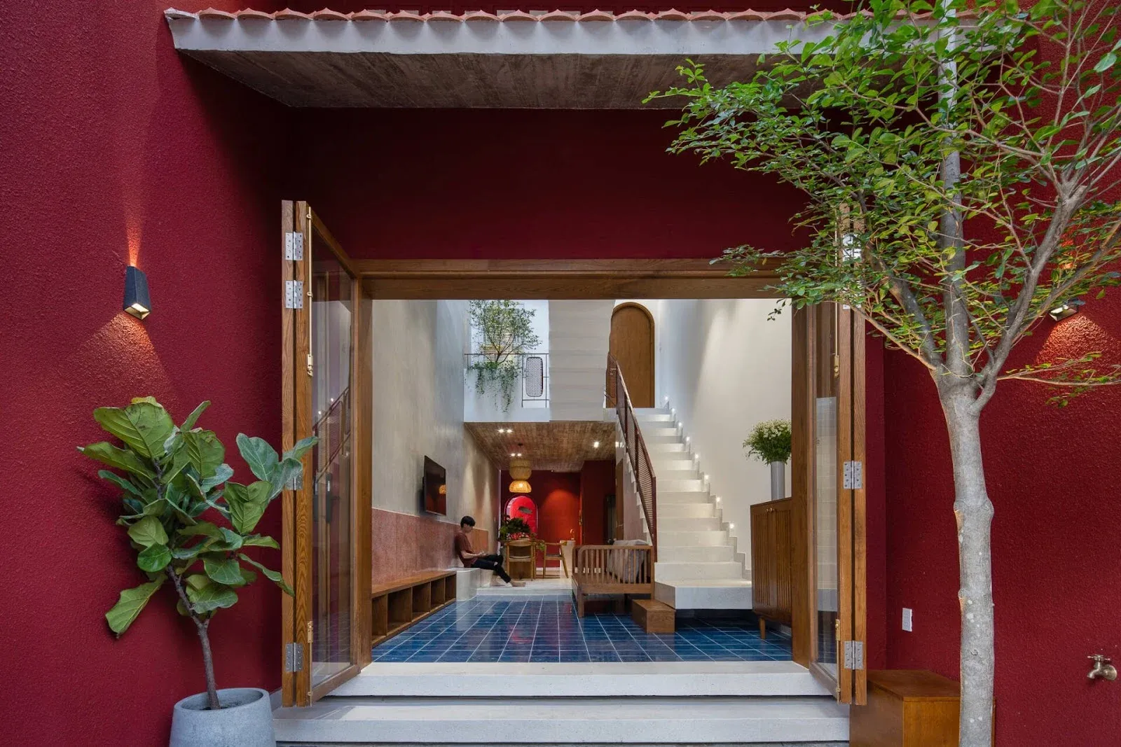 Cửa nhà màu đỏ theo phong thủy