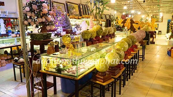 Hiện tại, còn hơn 1000+ mẫu Quả cầu thạch anh tại Đá Phong thủy An Phát cho phép quý khách hàng thỏa sức lựa chọn