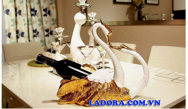 Kệ đề rượu vang đôi chim thiên nga KR022