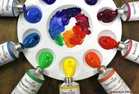 Sơn Acrylic đa dạng màu sắc cho tranh tường