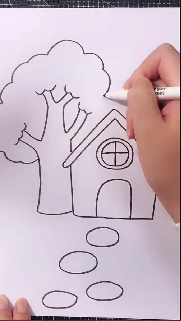 Sử dụng cây cổ thụ để tạo bóng mát cho ngôi nhà trong tranh vẽ