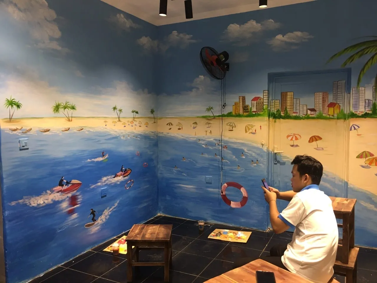 Tác phẩm tranh tường 3D hoàn thiện với chiều sâu ấn tượng tại Cầu Giấy