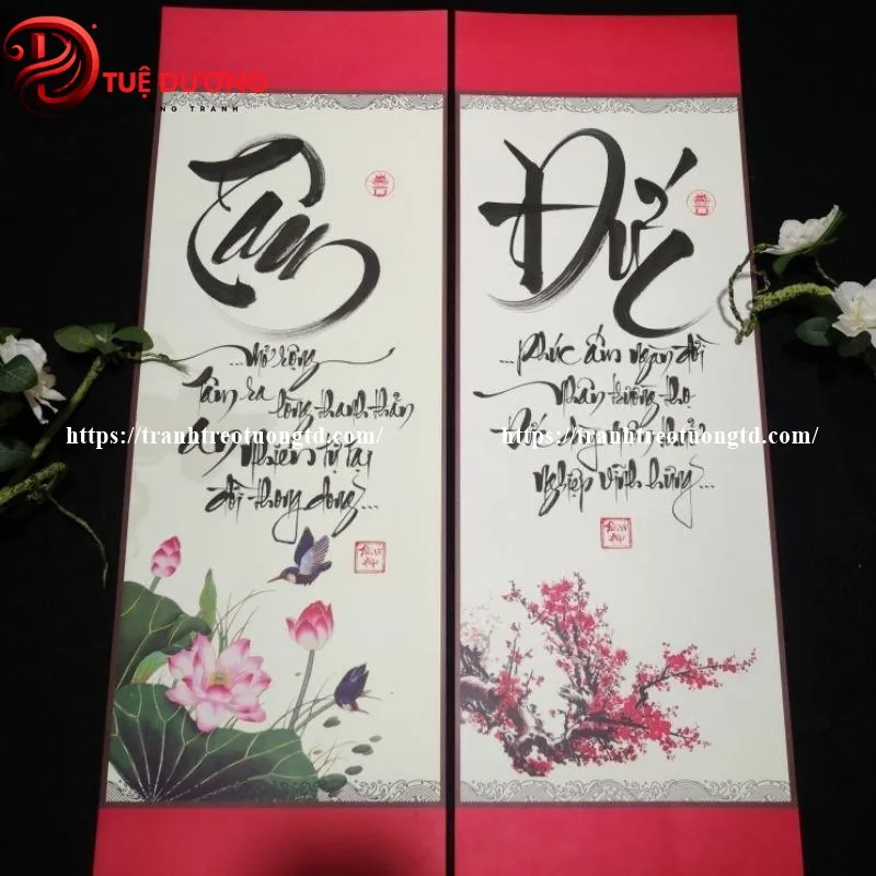 Tác phẩm vẽ tranh thư pháp hoàn thiện được đóng khung sang trọng sẵn sàng trưng bày