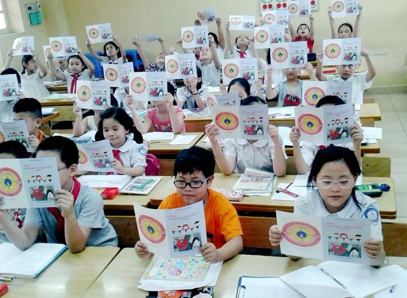 Tài liệu tranh vẽ phòng chống xâm hại được phổ biến rộng rãi trong các trường học