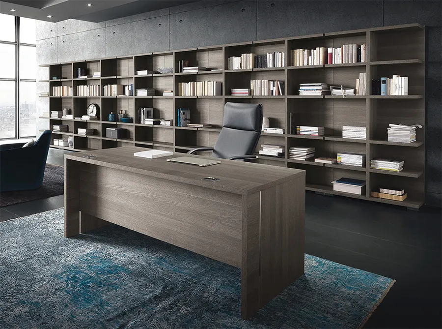 Bàn làm việc giám đốc được bố trí khoa học tạo không gian chuyên nghiệp