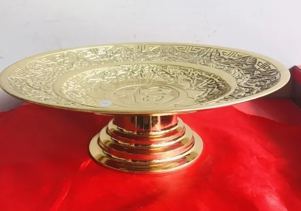 Mâm bồng đựng lễ vật dâng cúng