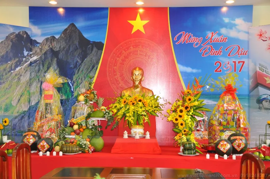 Bàn thờ phong cách hiện đại với đèn LED