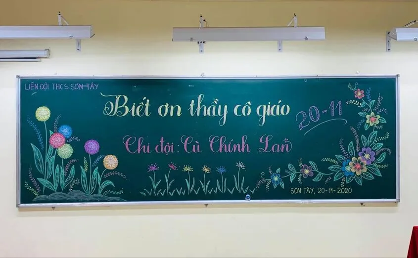 Mẫu trang trí bảng với những chú chim hạc origami vẽ bằng phấn