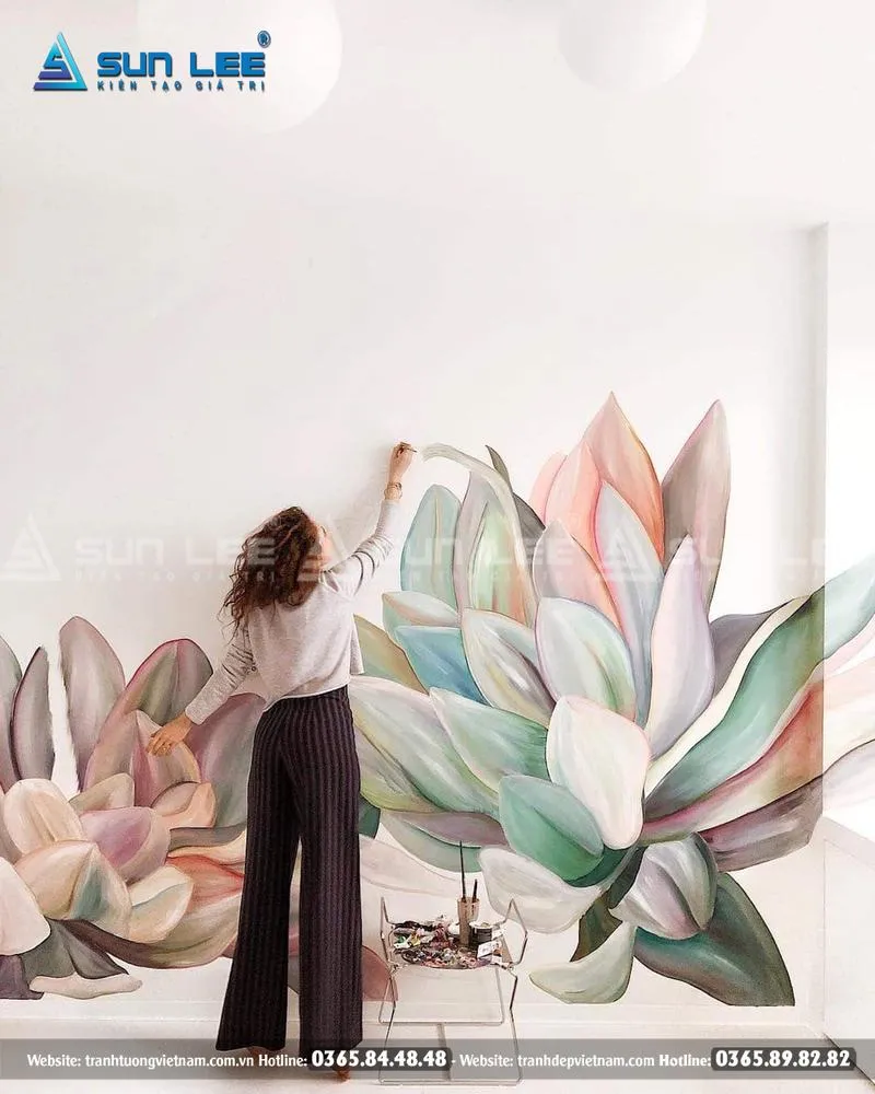 Trang trí cầu thang bằng tranh vẽ hoa hồng dọc lối đi - Mẫu 21