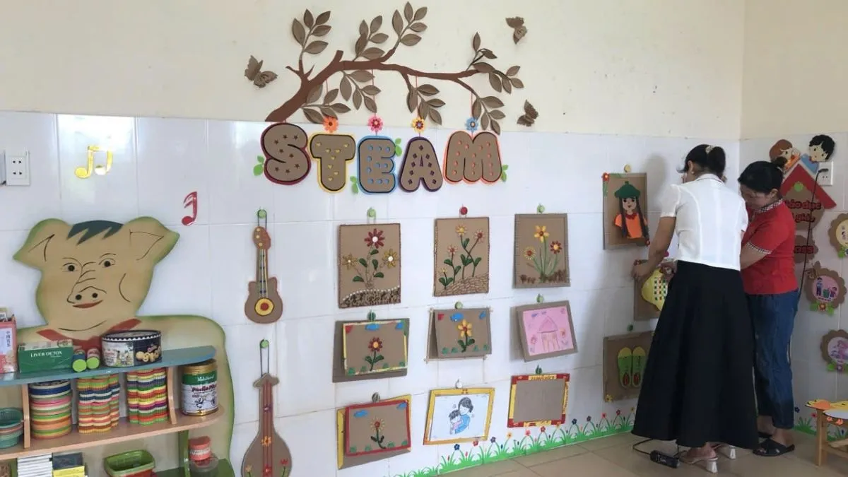 Mô phỏng siêu thị âm nhạc tí hon của các bạn nhỏ