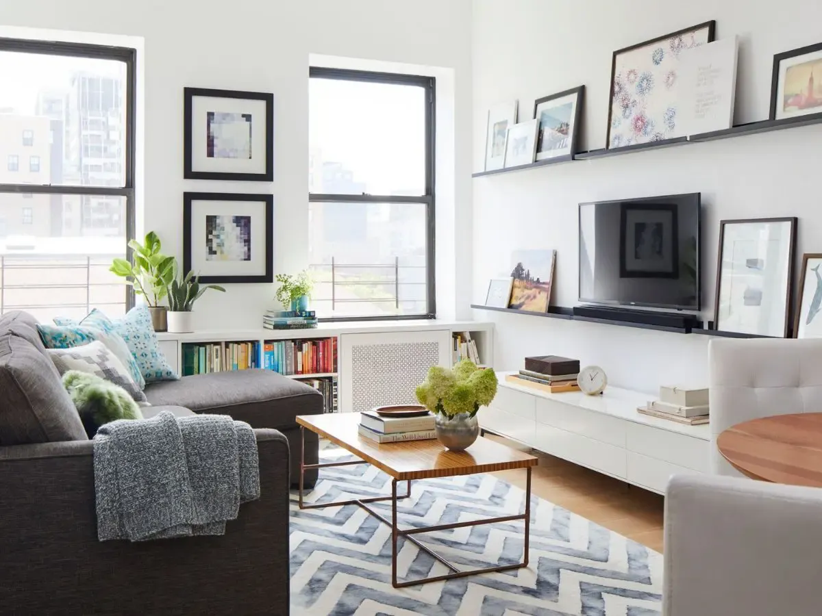 Phòng khách được trang trí đơn giản