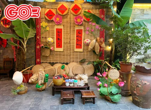 Câu đối Tết treo trang trí với chữ thư pháp đẹp mắt