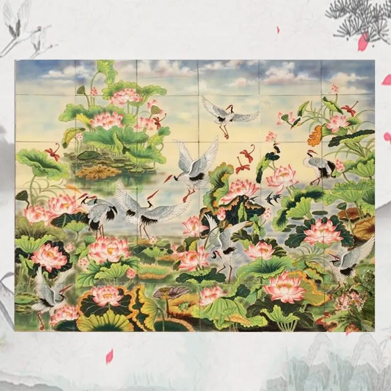 Tranh gốm hoa sen vẽ tay thủ công đẹp mắt với hình ảnh chim hạc