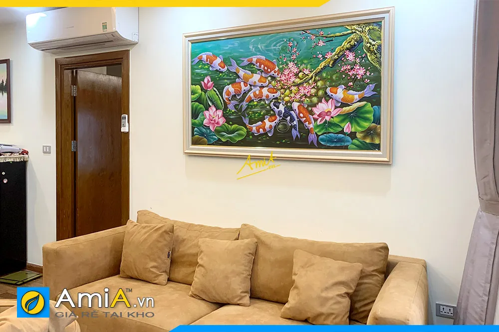 Tranh sơn dầu cá chép hoa sen treo phòng khách chung cư AmiA TSD 542