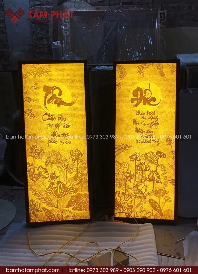 Tranh trúc chỉ chữ Tâm-Đức 2 bên bàn thờ