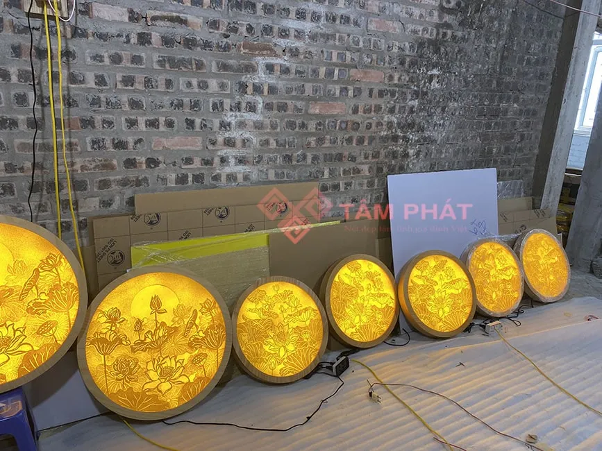 Tranh trúc chỉ tròn là mẫu được sử dụng nhiều trong phòng thờ