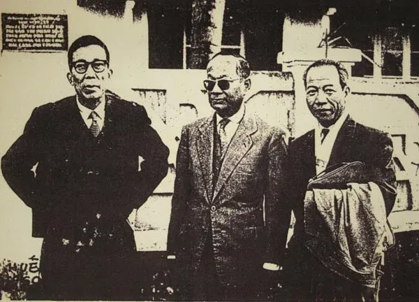 Từ trái: Mai Trung Thứ – Viễn Đệ – Tôn Thất Đào, Huế 1960