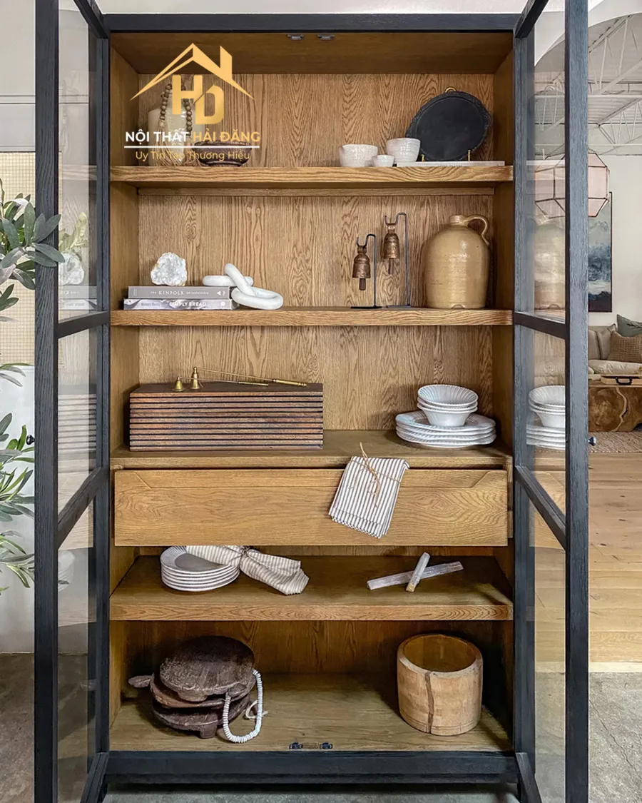 Đây là mẫu kệ trưng bày có thiết kế tối giản, nhỏ gọn, phù hợp với nhiều không gian diện tích khác nhau