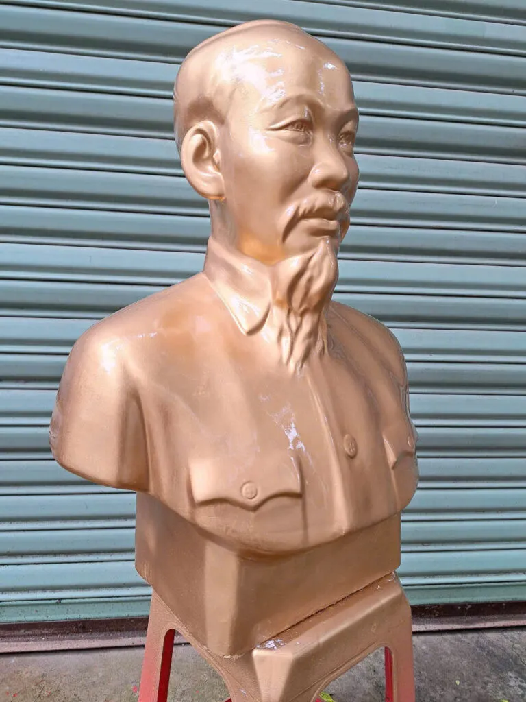 Tượng Bác Hồ thạch cao 70cm mạ đồng - chi tiết mặt