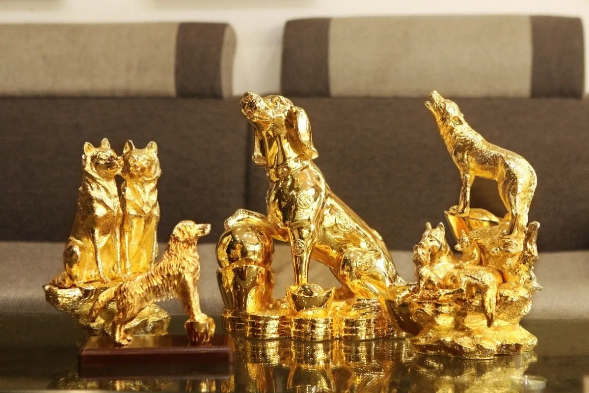 Tượng chó trang trí bàn làm việc mệnh Thổ