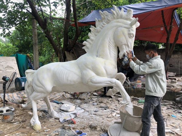 Tượng Ngựa nhí