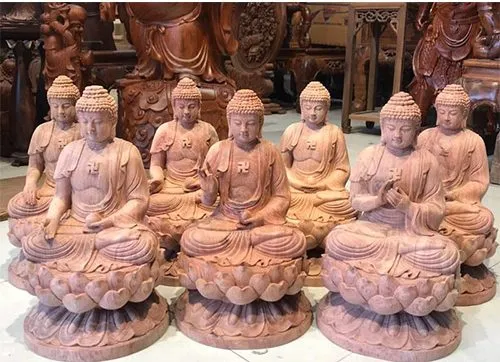 Tượng hoàn thiện phần mộc thể hiện cốt cách và vẻ đẹp tự nhiên của chất liệu gỗ