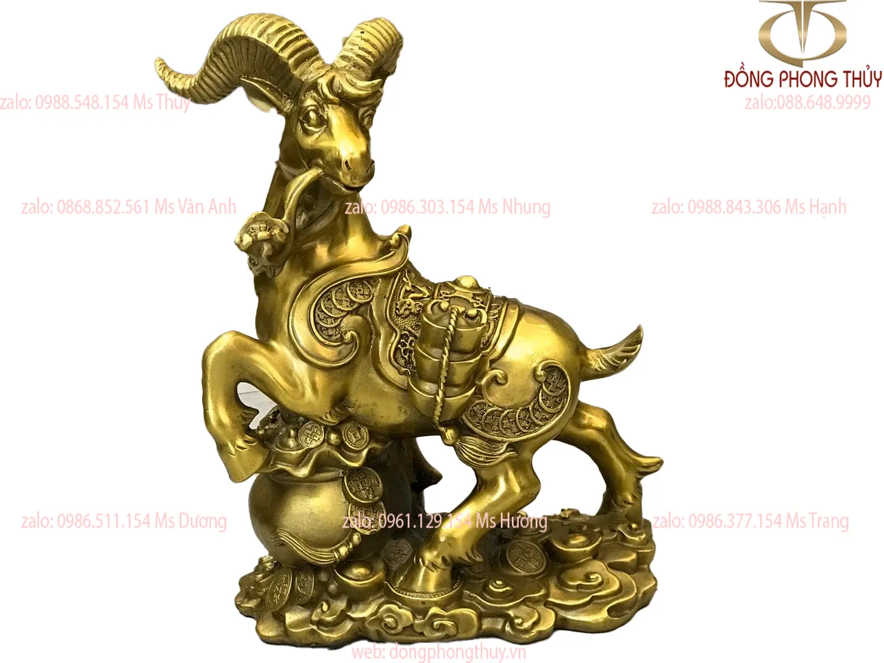 Tượng dê bằng đồng hũ vàng ngậm gậy như ý