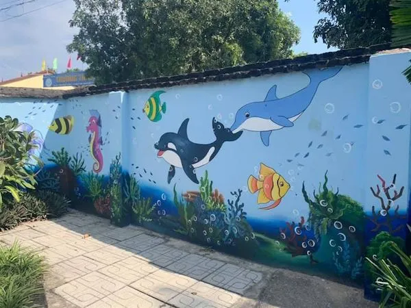 Vẽ trang trí cổng cột trường mầm non