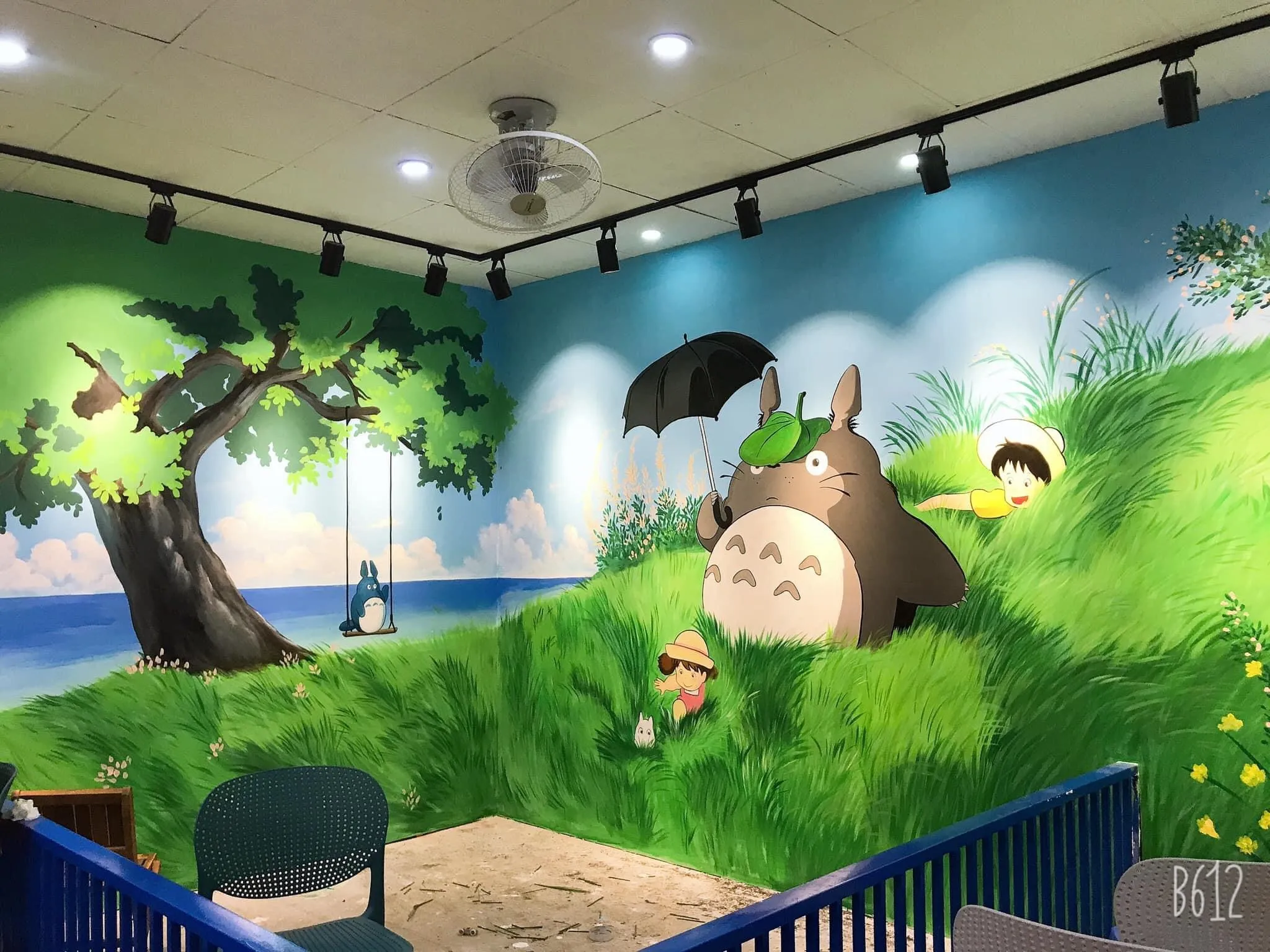 Vẽ trang trí tranh tường trường mầm non