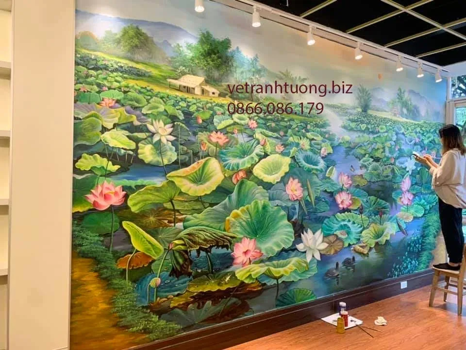 Vẽ tranh tường đồng quê hoa sen tạo nét thanh tao cho không gian sống
