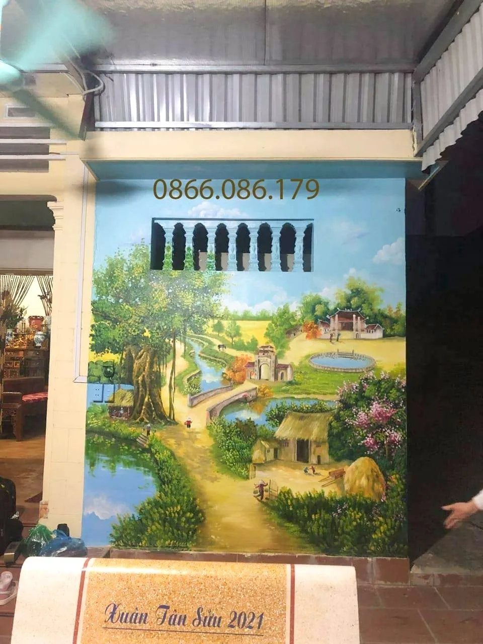 Vẽ tranh tường đồng quê tái hiện mùa lúa chín vàng rực rỡ và ấm no