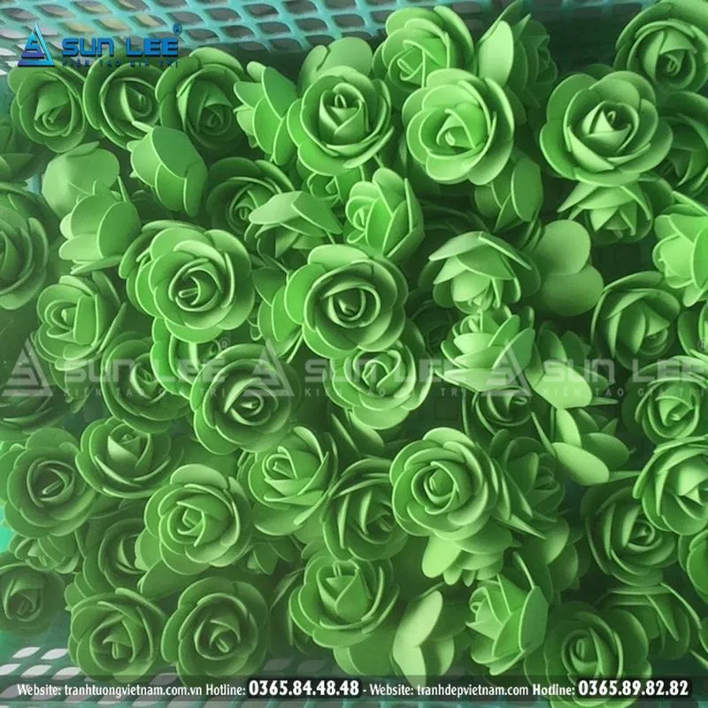 Vẽ tranh tường hoa hồng xanh độc đáo mang lại tài lộc cho gia chủ mệnh Mộc