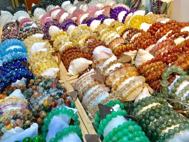 Vòng đá phong thủy các loại