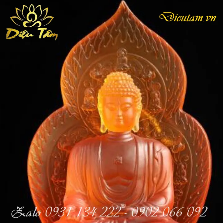 Chi tiết đường nét tượng phật bằng lưu ly sắc sảo