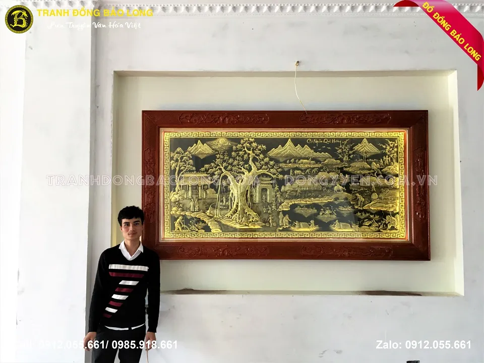 Tranh phong cảnh quê hương có người với nhiều chi tiết như nhà tranh, cây cối, con đường đất