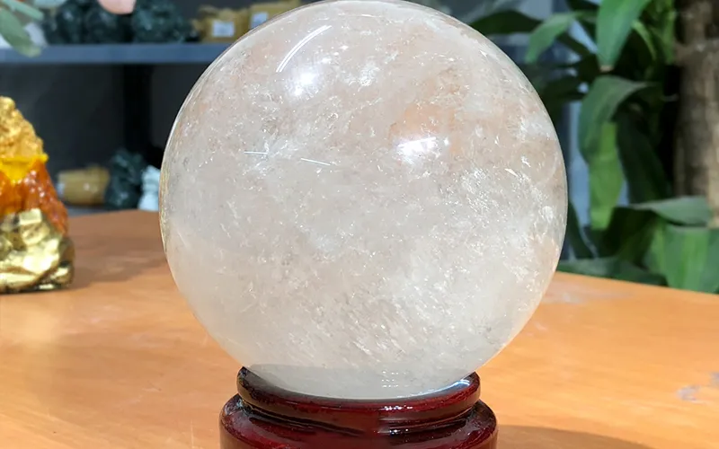 Quả cầu đá phong thủy được làm từ nhiều loại đá khá nhau