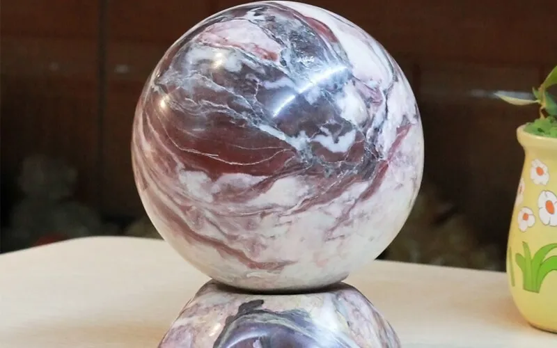 Quả cầu phong thủy hay còn gọi là cầu đá phong thủy
