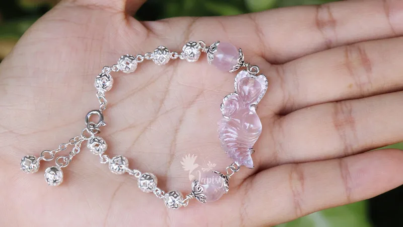 Thạch anh hồng Madagascar kết hợp các chi tiết bạc tinh xảo