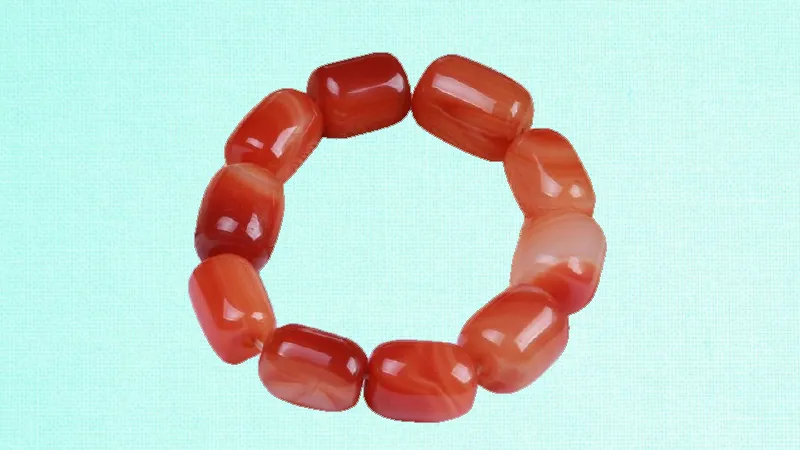 Vòng tay bằng đá mã não đỏ thiết kế dáng trụ