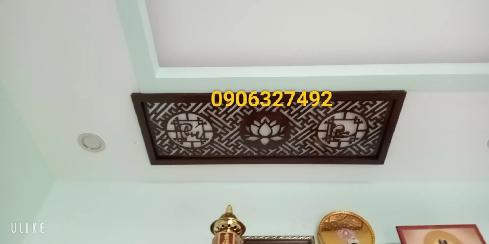 Miếng dán trang trí bàn thờ