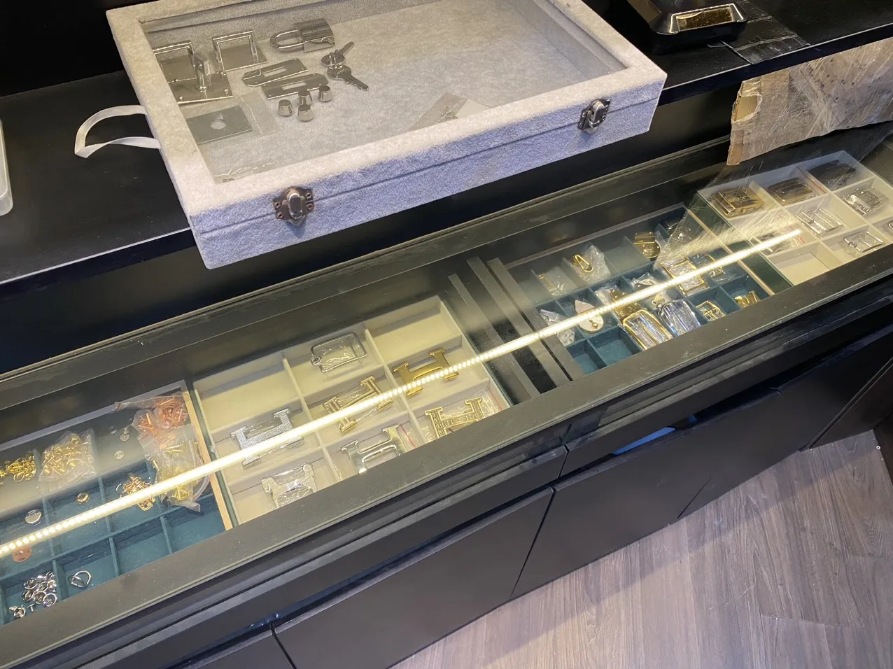 Mẫu kẹp khâu da gỗ thông chuyên dụng